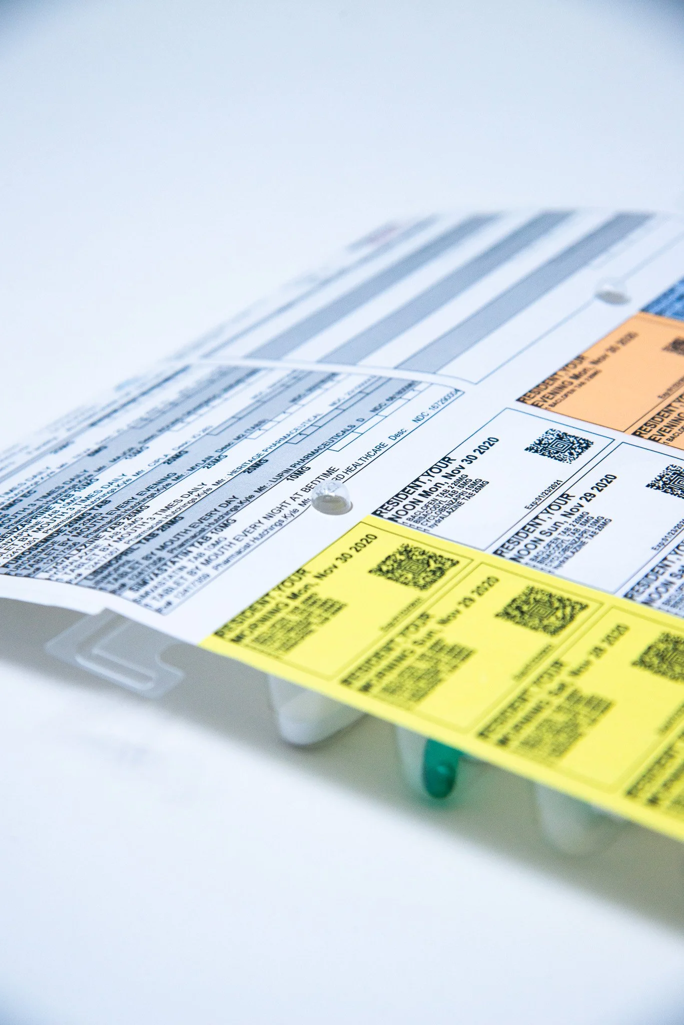 Image of new multi-dose medication adherence package FlexRx Gen 2 showing the detail of the raised alignment posts